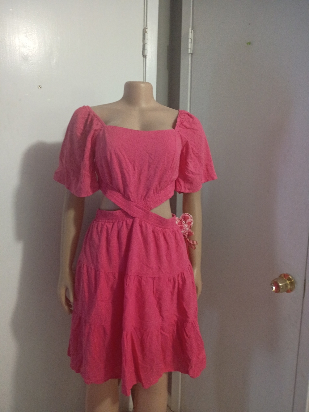 Bright Pink Cutout Puff-Sleeve Tiered Mini Dress - Picture 2 of 8